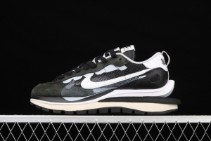 Sacai x NIKE VaporWaffle 3.0marathon deconstruction design avant-garde deformable three-layer bottom leisure jogging shoes CV1363-001