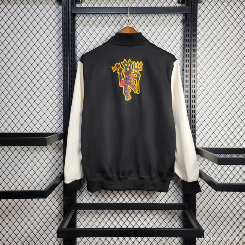 25/26 Manchester United Jacket BLACK/White Windbreaker